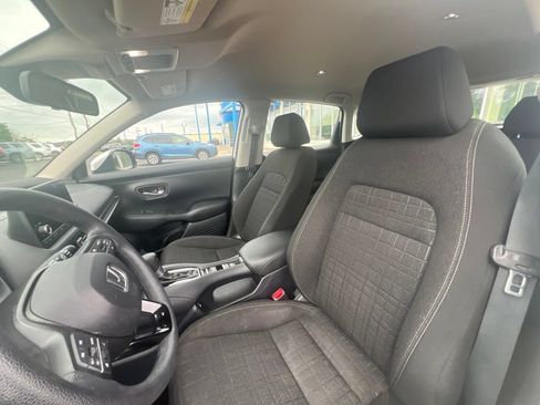 Used 2024 Honda HR-V LX image 10