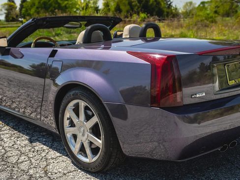 Used 2004 Cadillac XLR image 50