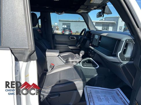 Used 2023 Ford Bronco Badlands image 11