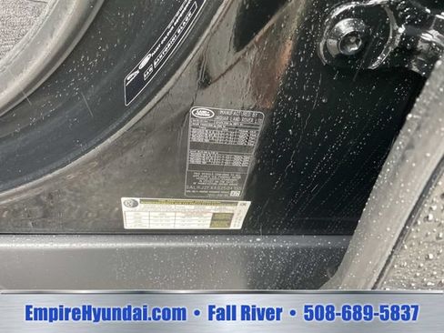 Used 2025 Land Rover Discovery S AWD/4WD image 18