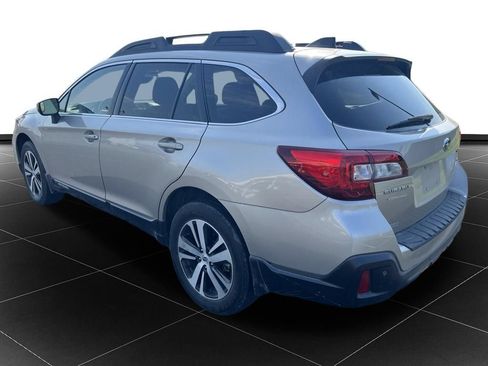 Used 2018 Subaru Outback 2.5i Limited AWD/4WD image 3