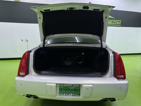 Used 2006 Cadillac DTS FWD image 9