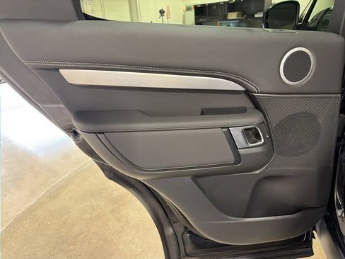 Certified 2025 Land Rover Discovery Dynamic SE AWD/4WD image 20