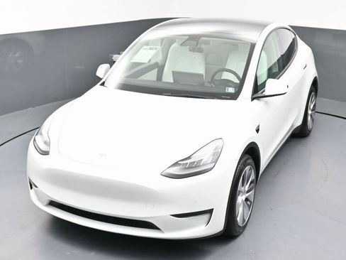 Used 2022 Tesla Model Y Long Range image 47