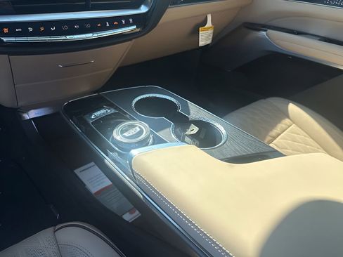 New 2026 Cadillac Lyriq Signature Luxury w/ Nappa Leather Package AWD/4WD image 31