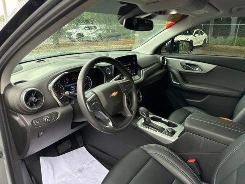 Used 2025 Chevrolet Blazer LT w/ Convenience Package FWD image 9