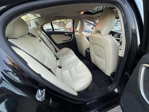 Used 2017 Volvo S60 T5 Dynamic image 12