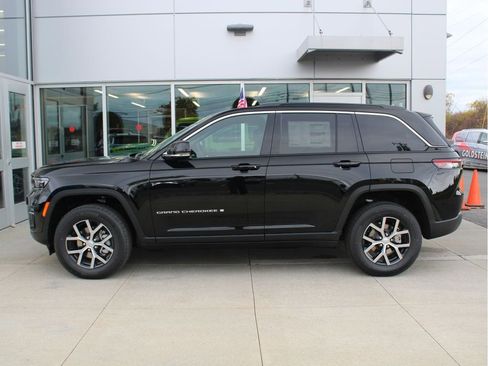 New 2025 Jeep Grand Cherokee Limited w/ Trailer Tow Package image 5