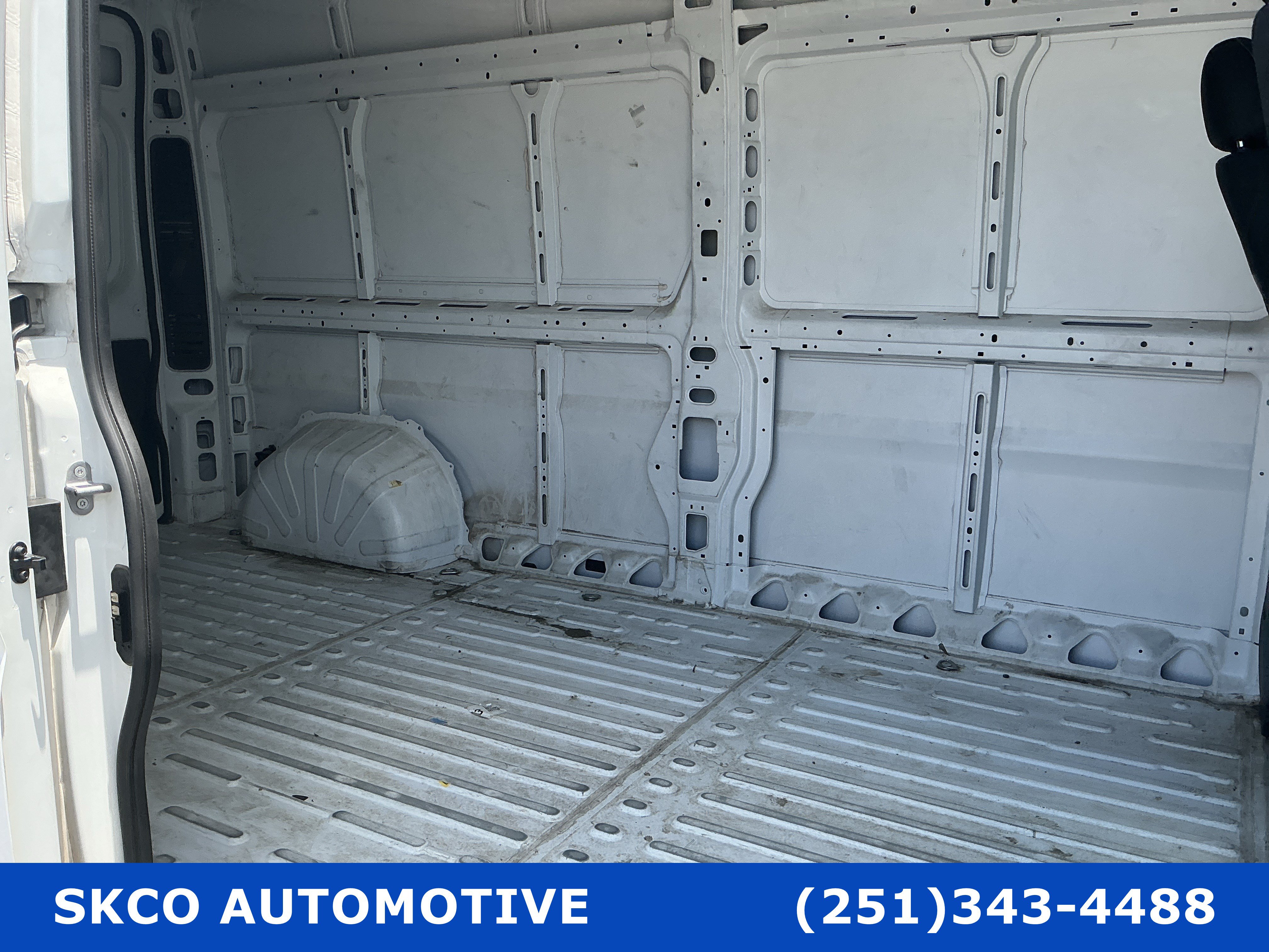 Used 2024 RAM ProMaster 2500 w/ Convenience Group FWD image 14