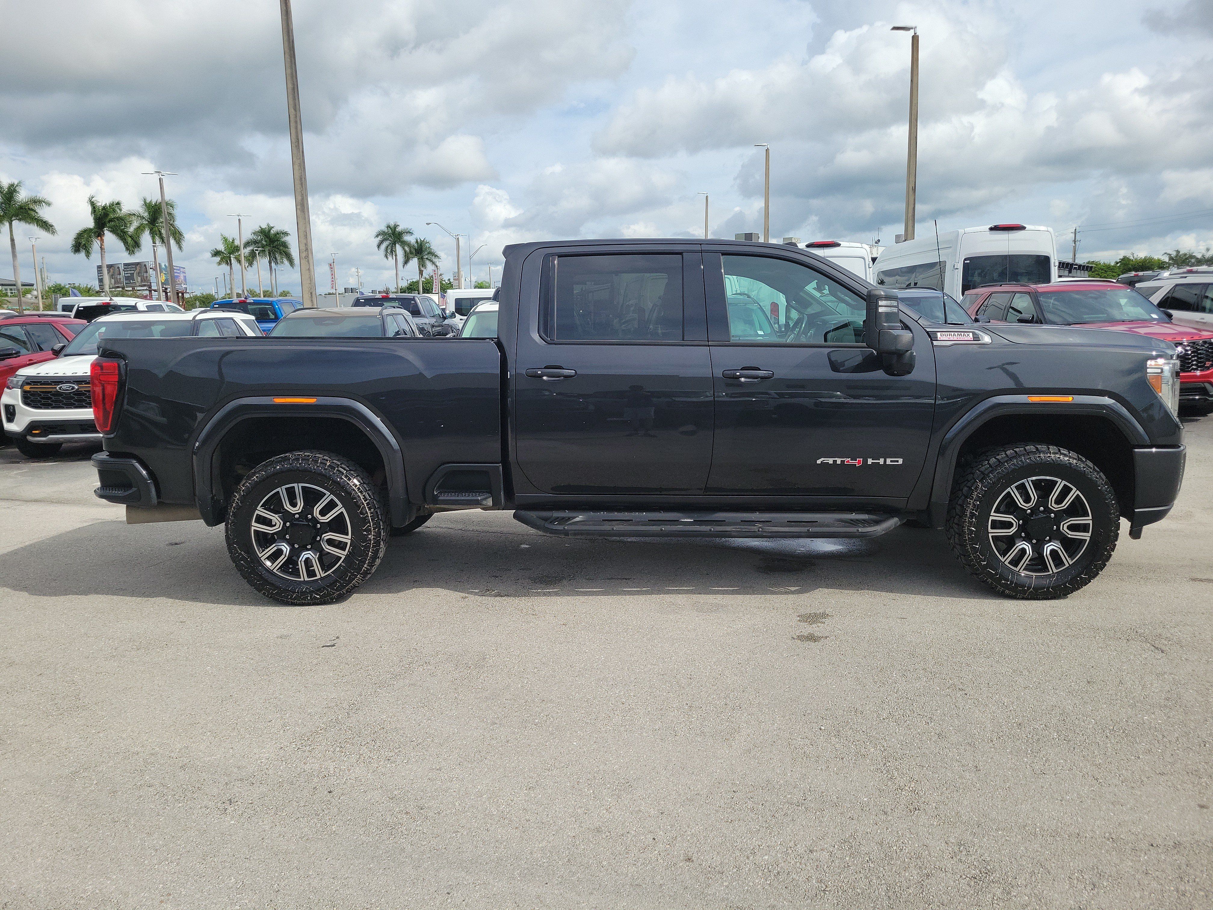 Used 2020 GMC Sierra 3500 AT4 w/ AT4 Premium Package AWD/4WD image 4