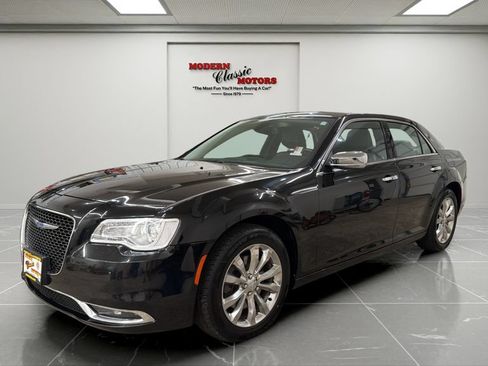 Used 2019 Chrysler 300 Limited AWD/4WD image 1