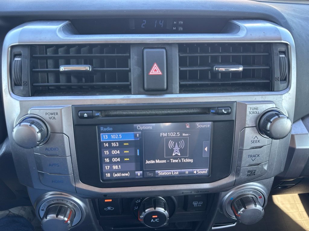 Used 2016 Toyota 4Runner SR5 AWD/4WD image 29
