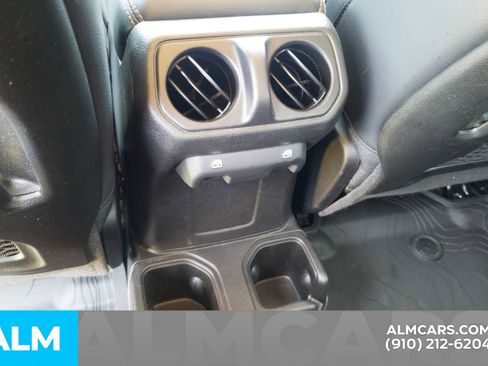 Used 2025 Jeep Gladiator Sport AWD/4WD image 21