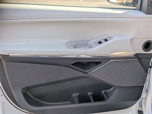 Used 2025 Lincoln Navigator Reserve image 14