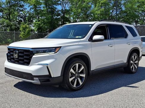 Used 2024 Honda Pilot Touring image 6