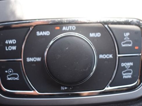 Used 2021 Jeep Grand Cherokee Trailhawk w/ Premium Lighting Group AWD/4WD image 29
