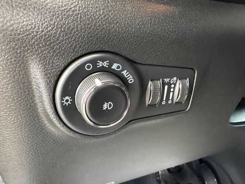 Used 2024 Jeep Compass Latitude AWD/4WD image 12