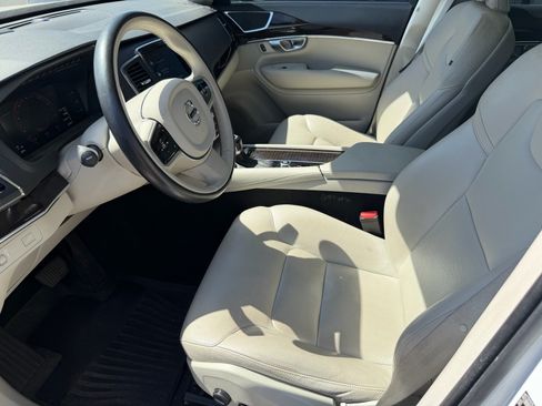 Used 2019 Volvo XC90 T5 Momentum w/ Advanced Package AWD/4WD image 9