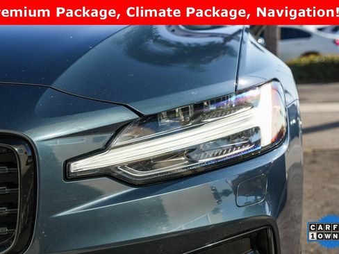 Used 2022 Volvo S60 B5 Momentum image 8