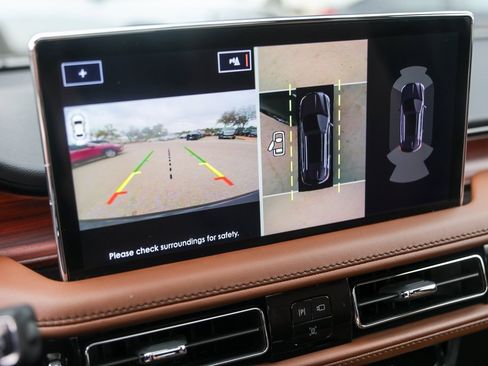 Used 2022 Lincoln Nautilus Reserve image 17