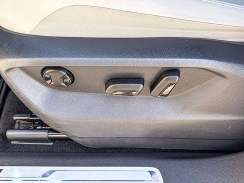 Used 2021 Volkswagen Tiguan SE R-Line image 41