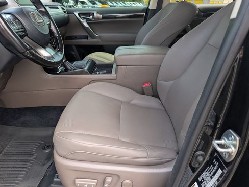 Used 2022 Lexus GX 460 Premium w/ Accessory Package AWD/4WD image 12