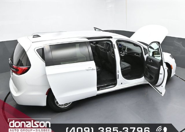 Used 2025 Chrysler Pacifica Select FWD image 27