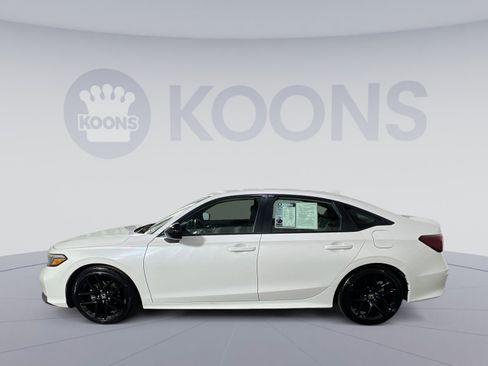 Used 2025 Honda Civic Sport image 2