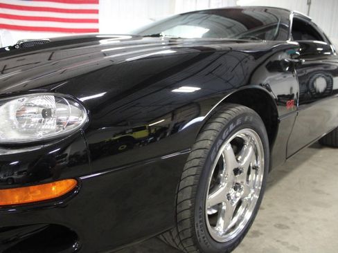 Used 2000 Chevrolet Camaro Z28 w/ SS Performance/Appearance Pkg image 10