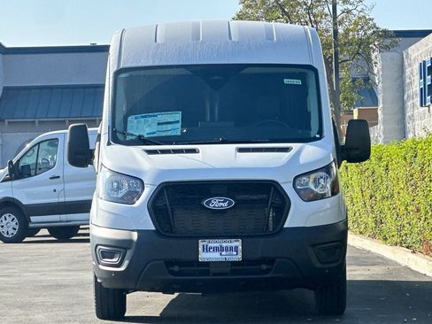 New 2026 Ford Transit 250 148 Medium Roof w/ Load Area Protection Package image 9