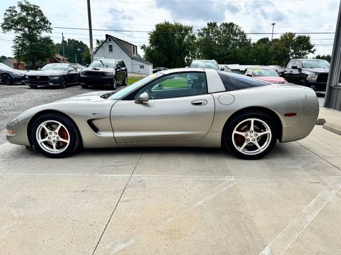 Used 2000 Chevrolet Corvette Coupe w/ Roof Pkg RWD image 5