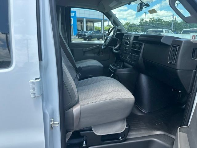 New 2026 Chevrolet Express 2500 w/ Communications Package RWD image 28