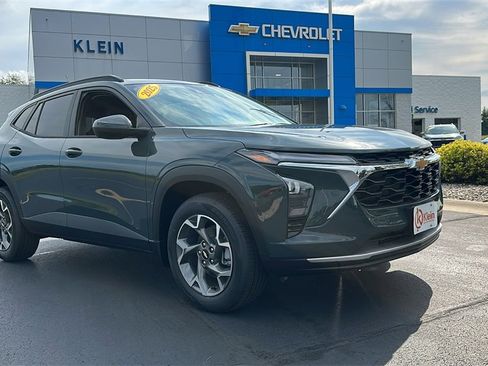 New 2025 Chevrolet Trax LT w/ LT Convenience Package image 1