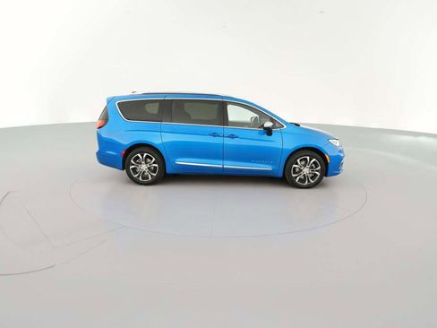 New 2026 Chrysler Pacifica Pinnacle w/ Trailer Tow Group image 14