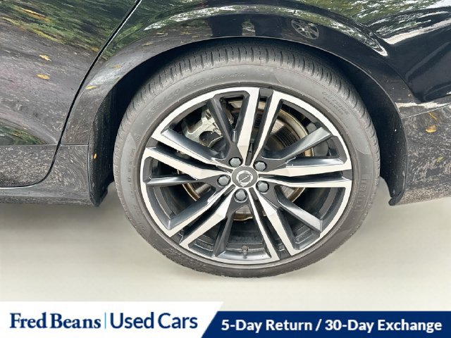 Used 2022 Volvo S60 T8 R-Design Expression w/ Premium Package AWD/4WD image 26