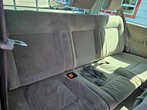 Used 2002 Volkswagen Eurovan GLS image 11