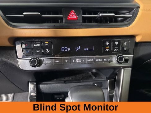 Used 2024 Kia Seltos EX image 15