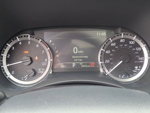 Used 2025 Toyota Highlander XLE image 21