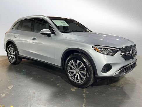 Used 2025 Mercedes-Benz GLC 300 4MATIC image 7