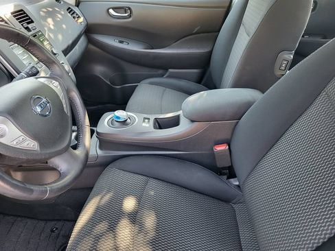 Used 2015 Nissan Leaf S w/ Charge Package FWD image 27