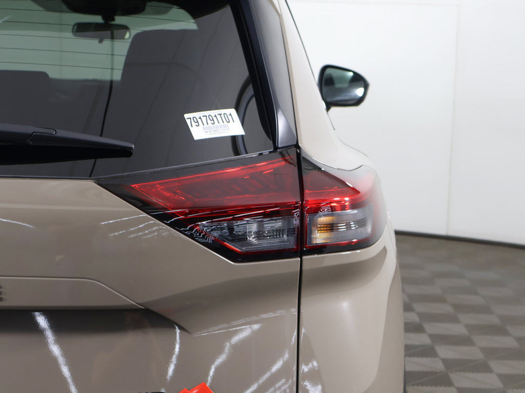 Used 2026 Nissan Rogue SV AWD/4WD image 15
