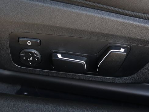 Used 2025 BMW M2 w/ Lighting Package image 17