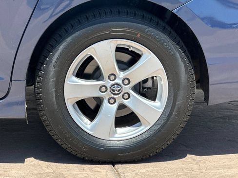 Certified 2018 Toyota Sienna LE w/ Carpet Mat Package FWD image 32