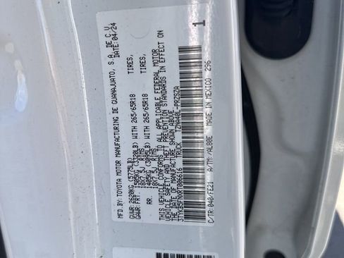 Used 2024 Toyota Tacoma TRD Sport image 34