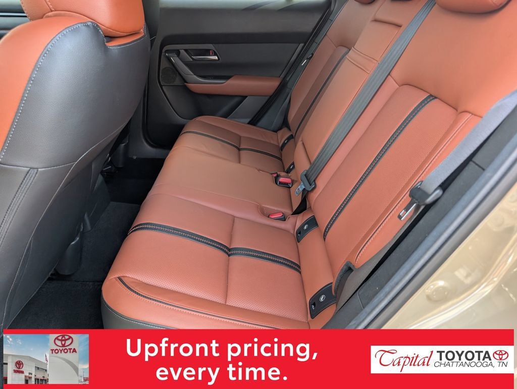 Used 2024 MAZDA CX-50 2.5 Turbo w/ Premium Plus Pkg AWD/4WD image 12