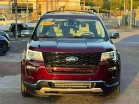 Used 2019 Ford Explorer Platinum AWD/4WD image 3