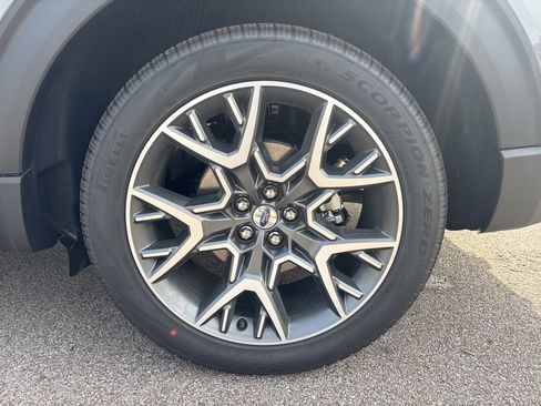 New 2025 Ford Explorer Platinum w/ Ultimate Package image 12