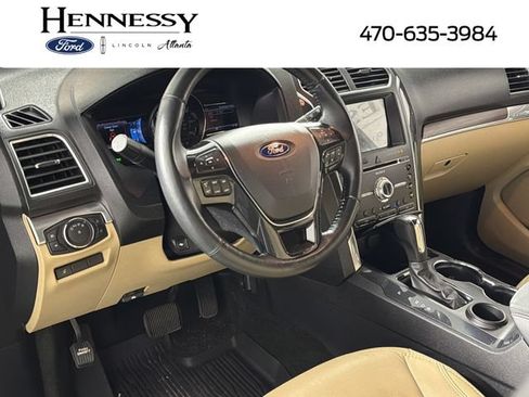 Used 2017 Ford Explorer Limited FWD image 1