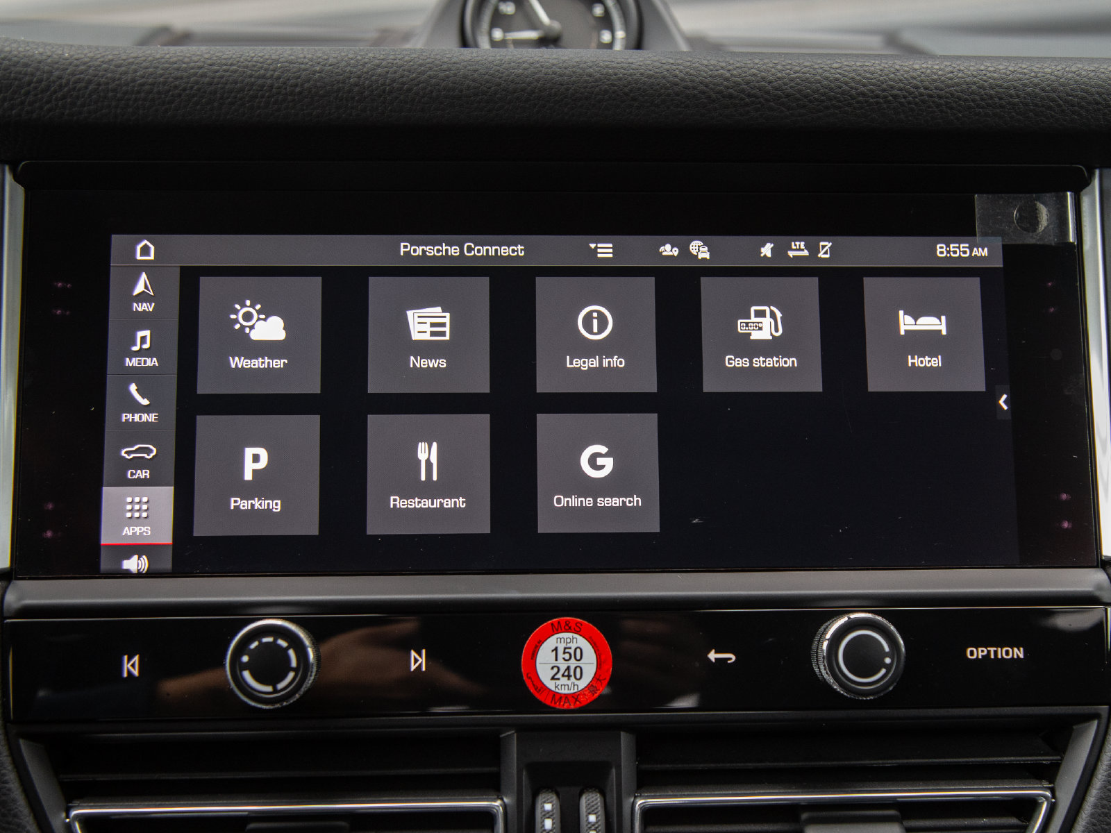 Certified 2023 Porsche Macan AWD/4WD image 18