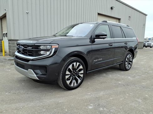 Certified 2025 Ford Expedition Platinum w/ Driver's Package image 3